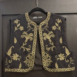 Linen embroidered vest